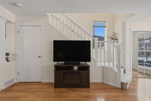 59 Prestwick Bay Se, Calgary, AB - Indoor