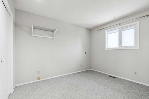 3412 Temple Road Ne, Calgary, AB - Indoor Photo Showing Other Room