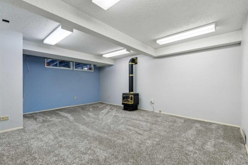 3412 Temple Road Ne, Calgary, AB - Indoor Photo Showing Other Room