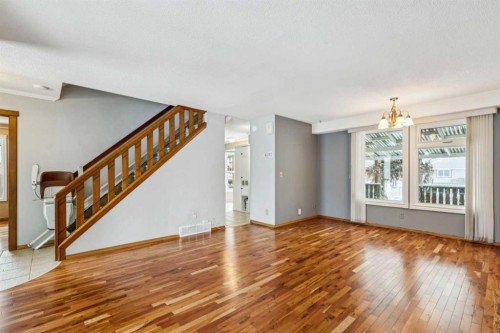 3412 Temple Road Ne, Calgary, AB - Indoor Photo Showing Other Room