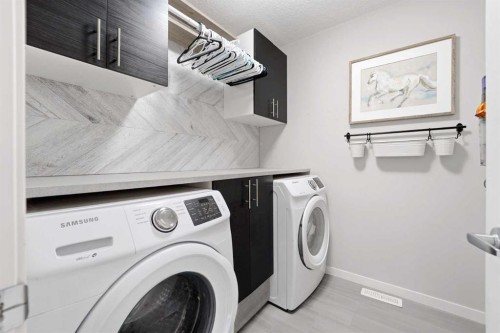 224 Auburn Glen Close Se, Calgary, AB - Indoor Photo Showing Laundry Room