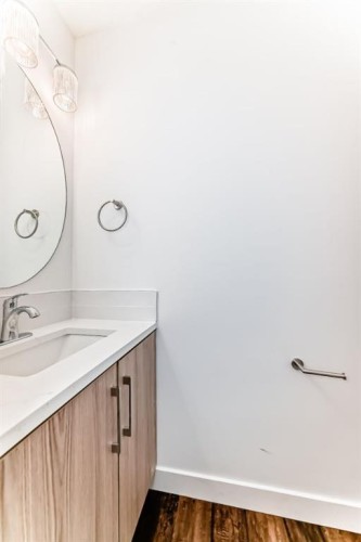 87 Bridlepost Green Sw, Calgary, AB - Indoor Photo Showing Bathroom