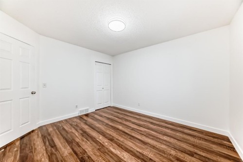 87 Bridlepost Green Sw, Calgary, AB - Indoor Photo Showing Other Room