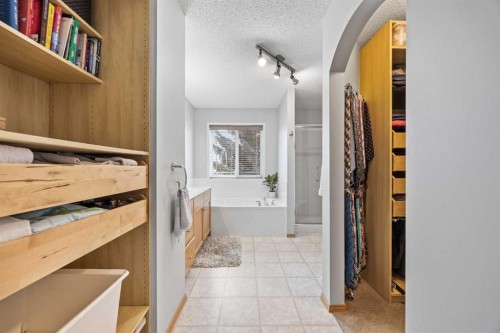 390 Cove Road, Chestermere, AB - Indoor