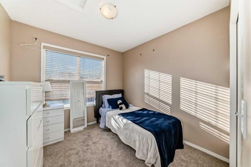 79 Saddlebrook Common Ne, Calgary, AB - Indoor Photo Showing Bedroom