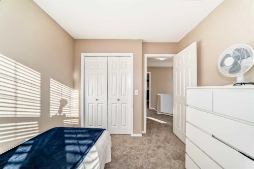 79 Saddlebrook Common Ne, Calgary, AB - Indoor Photo Showing Bedroom