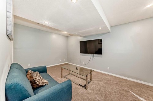79 Saddlebrook Common Ne, Calgary, AB - Indoor Photo Showing Other Room