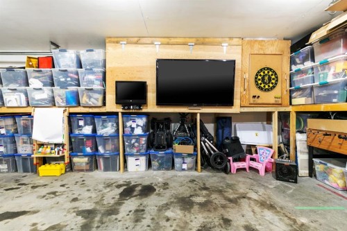 107 Sunbank Way Se, Calgary, AB - Indoor Photo Showing Garage
