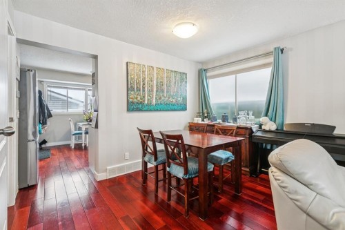 107 Sunbank Way Se, Calgary, AB - Indoor Photo Showing Dining Room