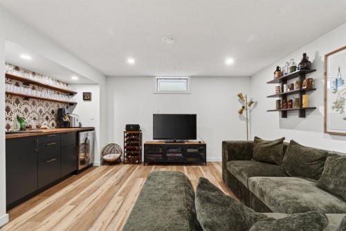 2155 Mackid Crescent Ne, Calgary, AB - Indoor Photo Showing Other Room