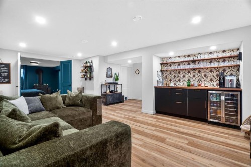 2155 Mackid Crescent Ne, Calgary, AB - Indoor Photo Showing Living Room