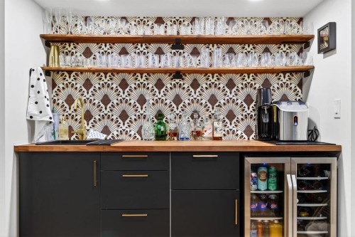 2155 Mackid Crescent Ne, Calgary, AB - Indoor Photo Showing Other Room