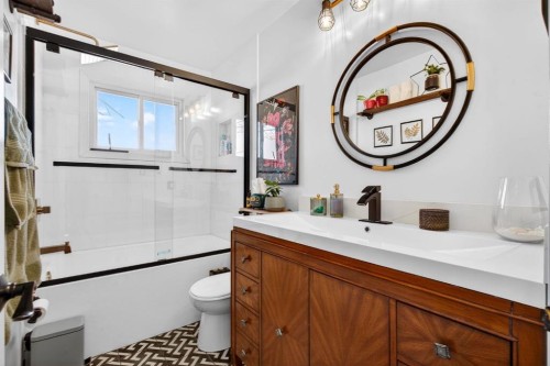 2155 Mackid Crescent Ne, Calgary, AB - Indoor Photo Showing Bathroom