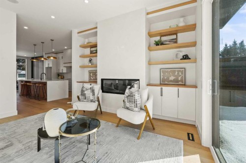 2421 25 Avenue Nw, Calgary, AB - Indoor