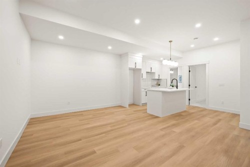 2421 25 Avenue Nw, Calgary, AB - Indoor Photo Showing Kitchen