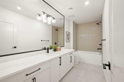 2421 25 Avenue Nw, Calgary, AB - Indoor