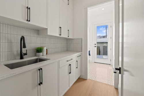2421 25 Avenue Nw, Calgary, AB - Indoor Photo Showing Kitchen