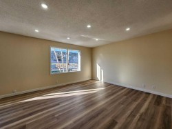 4-6424 4 Street NE Calgary, AB T2K 5M8