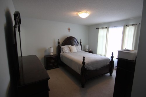 337 Copperpond Landing Se, Calgary, AB - Indoor Photo Showing Bedroom