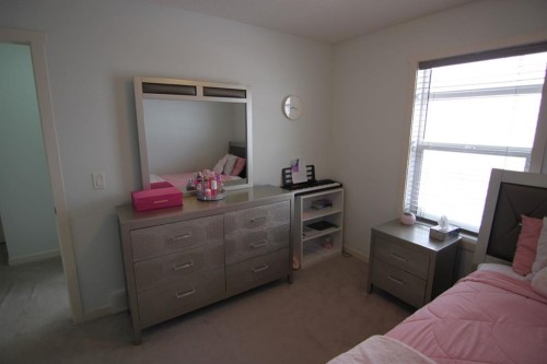 337 Copperpond Landing Se, Calgary, AB - Indoor Photo Showing Bedroom