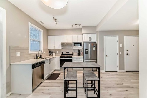 202-245 Redstone Walk Ne, Calgary, AB - Indoor Photo Showing Kitchen