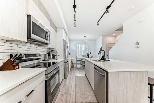 76 Walgrove Common Se, Calgary, AB - Indoor Photo Showing Kitchen With Stainless Steel Kitchen With Upgraded Kitchen