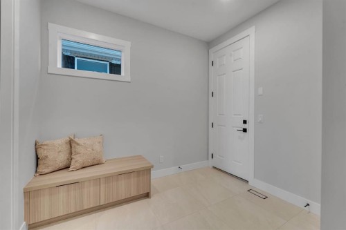 28 Spring Creek Point Sw, Calgary, AB - Indoor Photo Showing Other Room