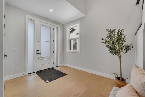 28 Spring Creek Point Sw, Calgary, AB - Indoor Photo Showing Other Room