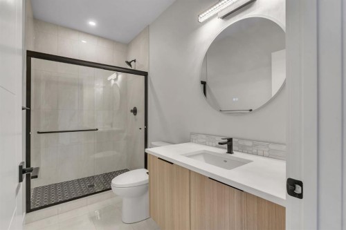 28 Spring Creek Point Sw, Calgary, AB - Indoor Photo Showing Bathroom