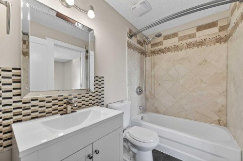 132 Erin Grove Close Se, Calgary, AB - Indoor Photo Showing Bathroom