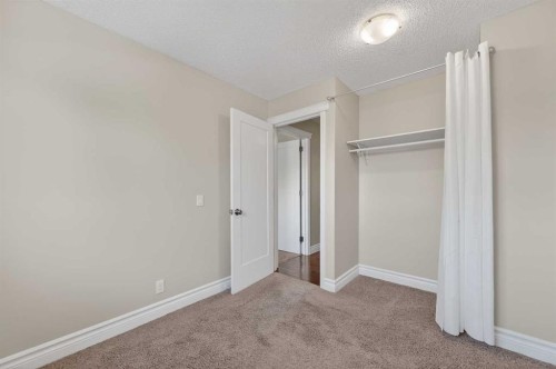 132 Erin Grove Close Se, Calgary, AB - Indoor Photo Showing Other Room