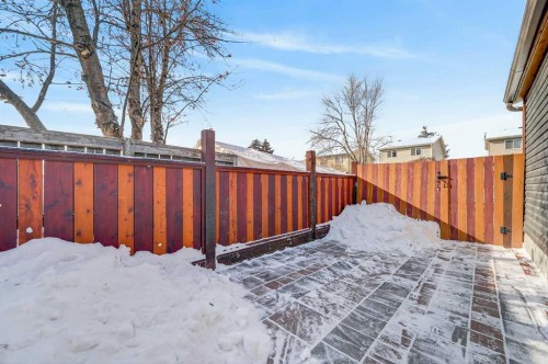 132 Erin Grove Close Se, Calgary, AB - Outdoor