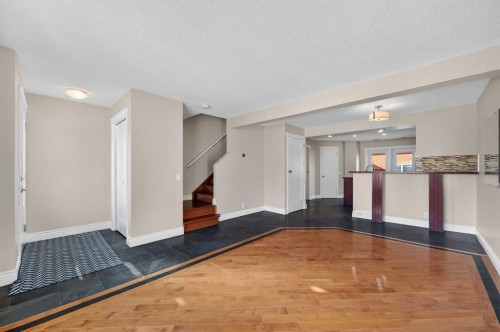 132 Erin Grove Close Se, Calgary, AB - Indoor