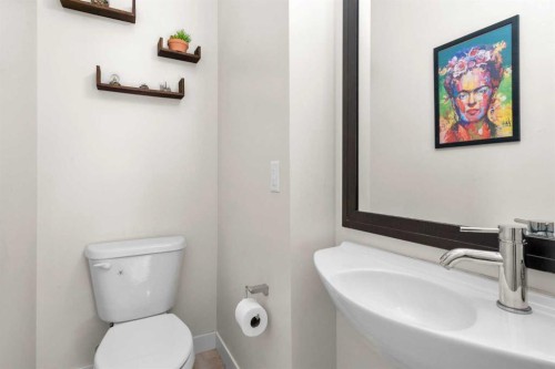 603-32 Horseshoe Crescent, Cochrane, AB - Indoor Photo Showing Bathroom