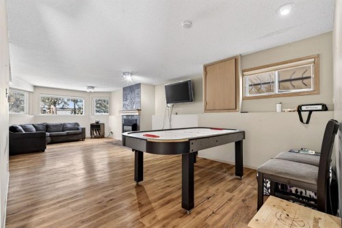 57 Shannon Circle Sw, Calgary, AB - Indoor Photo Showing Other Room
