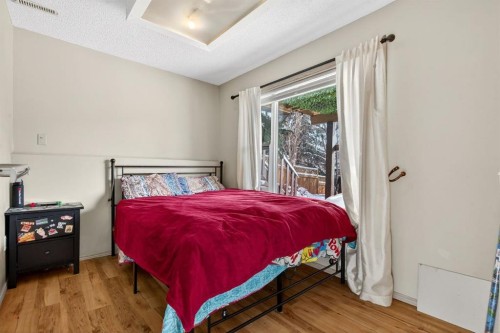 57 Shannon Circle Sw, Calgary, AB - Indoor Photo Showing Bedroom