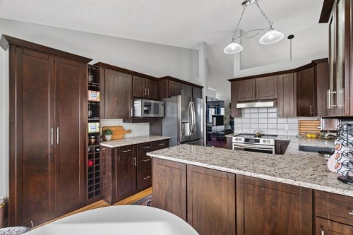 57 Shannon Circle Sw, Calgary, AB - Indoor Photo Showing Kitchen With Stainless Steel Kitchen With Upgraded Kitchen