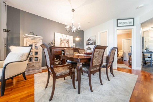 205-4 Hemlock Crescent Sw, Calgary, AB - Indoor Photo Showing Dining Room