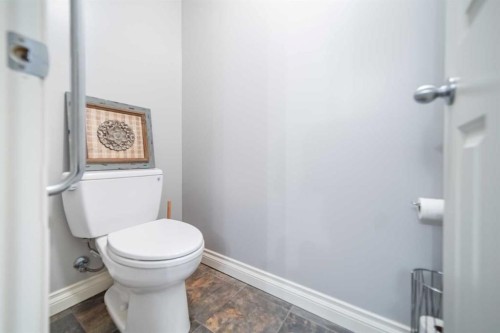 205-4 Hemlock Crescent Sw, Calgary, AB - Indoor Photo Showing Bathroom