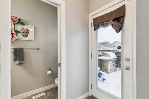 231 Prestwick Point Se, Calgary, AB - Indoor Photo Showing Bathroom