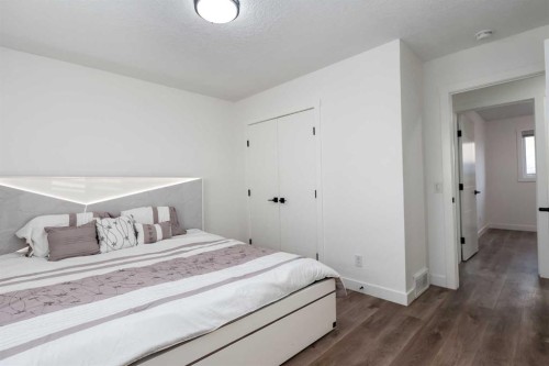 6163 Penworth Road Se, Calgary, AB - Indoor Photo Showing Bedroom