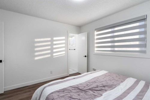 6163 Penworth Road Se, Calgary, AB - Indoor Photo Showing Bedroom