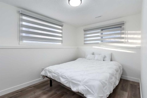 6163 Penworth Road Se, Calgary, AB - Indoor Photo Showing Bedroom
