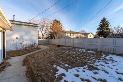 6163 Penworth Road Se, Calgary, AB - Outdoor