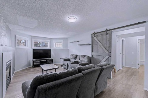 24 Sunlake Circle Se, Calgary, AB - Indoor