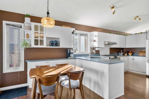 268 Mt Aberdeen Close Se, Calgary, AB - Indoor Photo Showing Kitchen