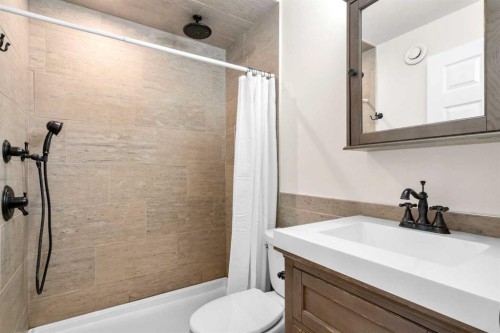 268 Mt Aberdeen Close Se, Calgary, AB - Indoor Photo Showing Bathroom