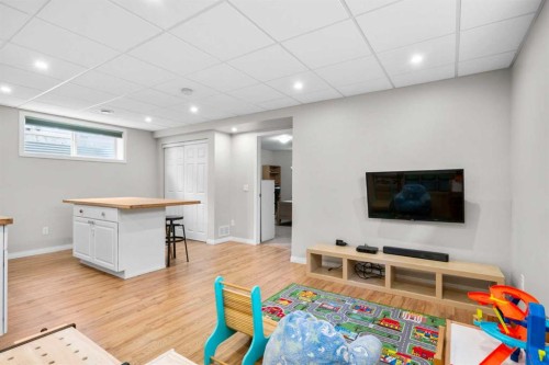 268 Mt Aberdeen Close Se, Calgary, AB - Indoor Photo Showing Other Room