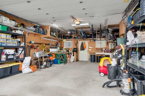 268 Mt Aberdeen Close Se, Calgary, AB - Indoor Photo Showing Garage