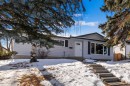 1007 Hunterston Place Nw, Calgary, AB  - Outdoor 